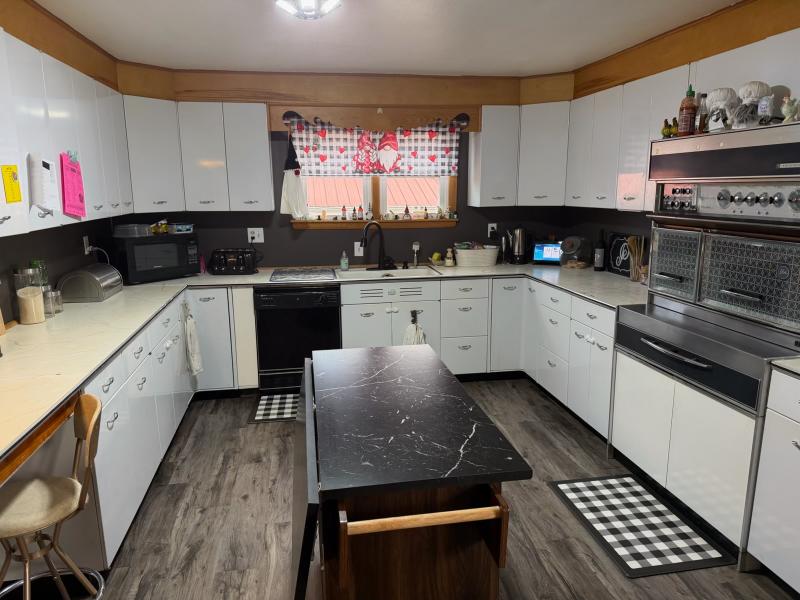 405 W. Railroad St., Mullen, NE home for sale