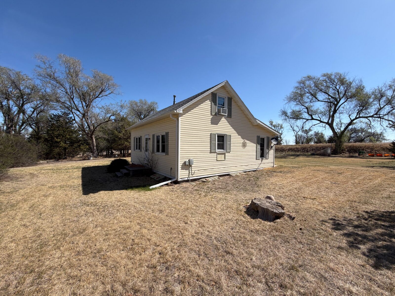 706 Gandy Broadway Ave Stapleton, NE home for sale