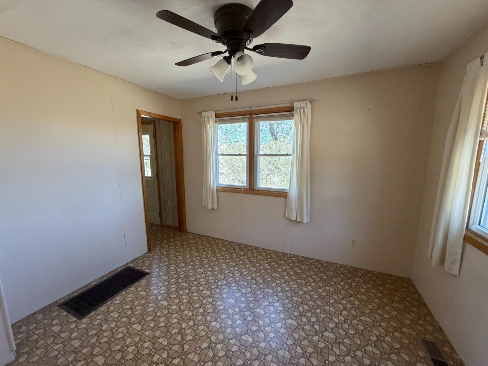 706 Gandy Broadway Ave Stapleton, NE home for sale