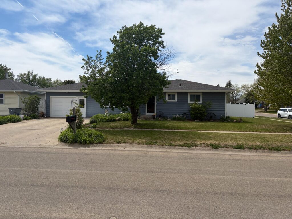 107 S. Harrington St., Ainsworth, NE  