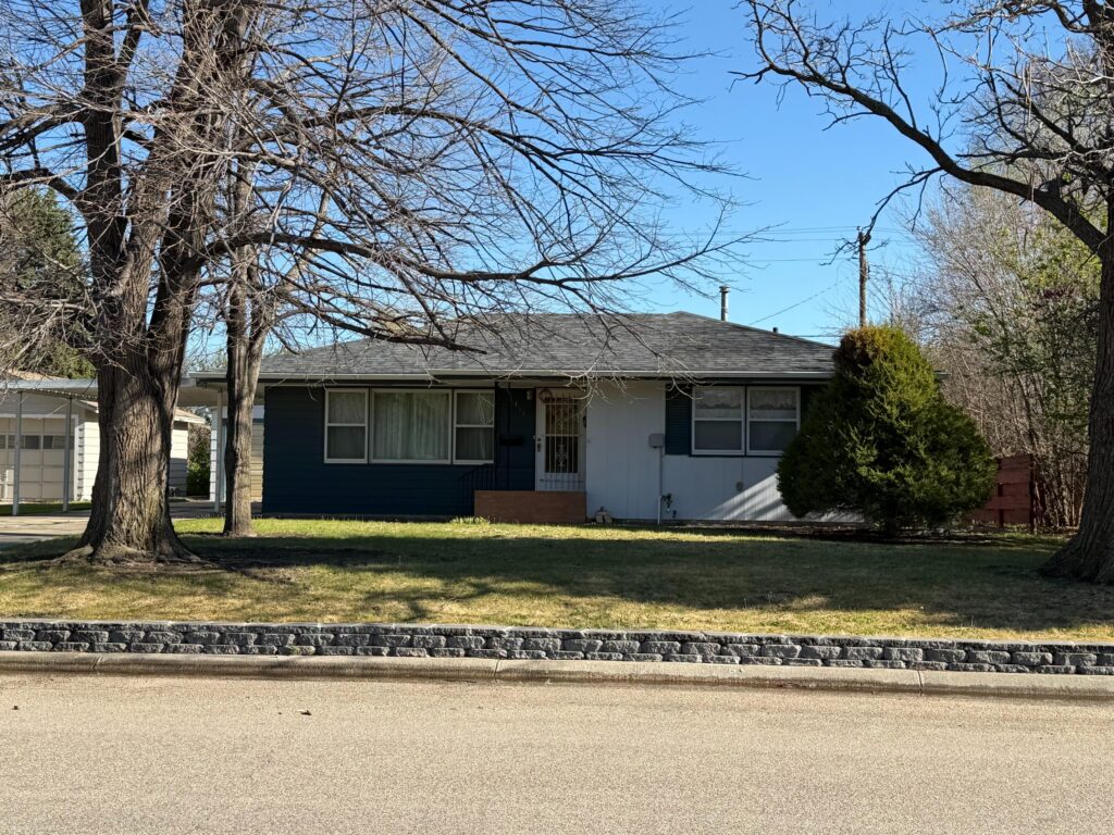 430 E. 6th St., Ainsworth, NE  
