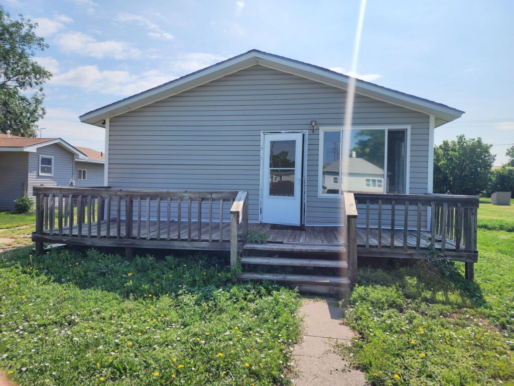 821 Garfield Ave., Grant, NE  