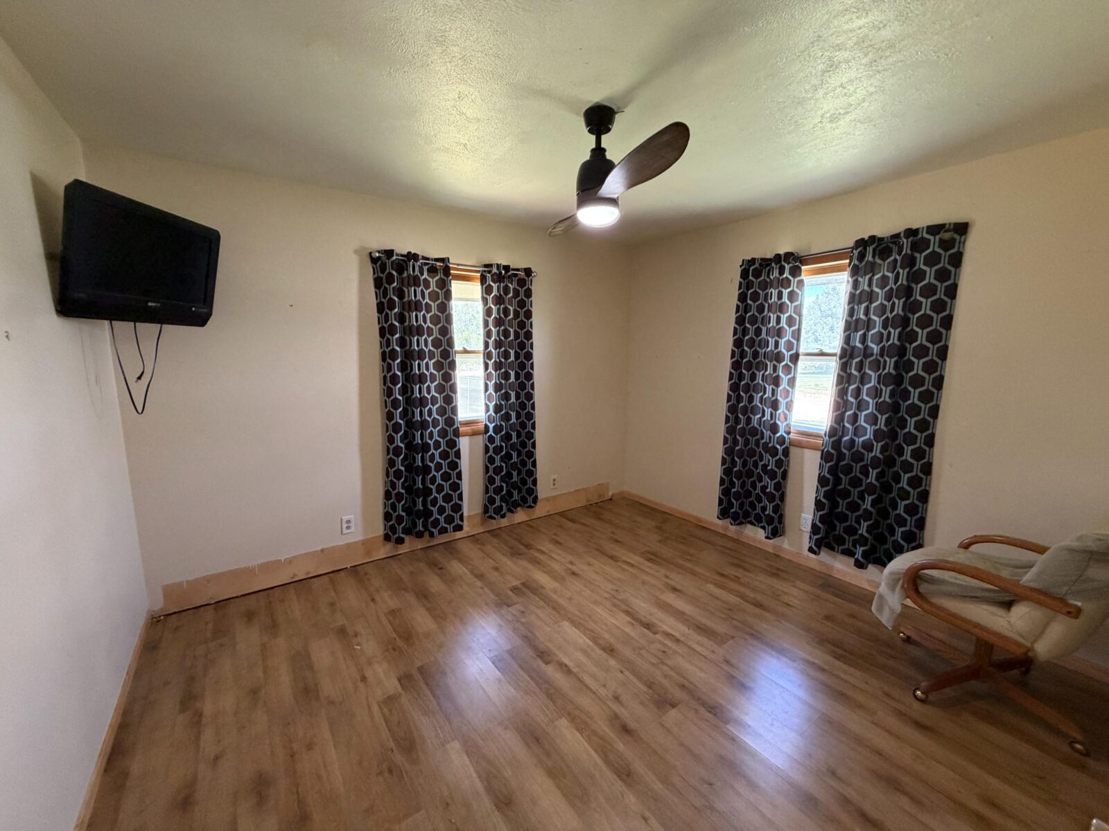 740 E. Hall School Rd. North Platte, NE 69101 home for sale