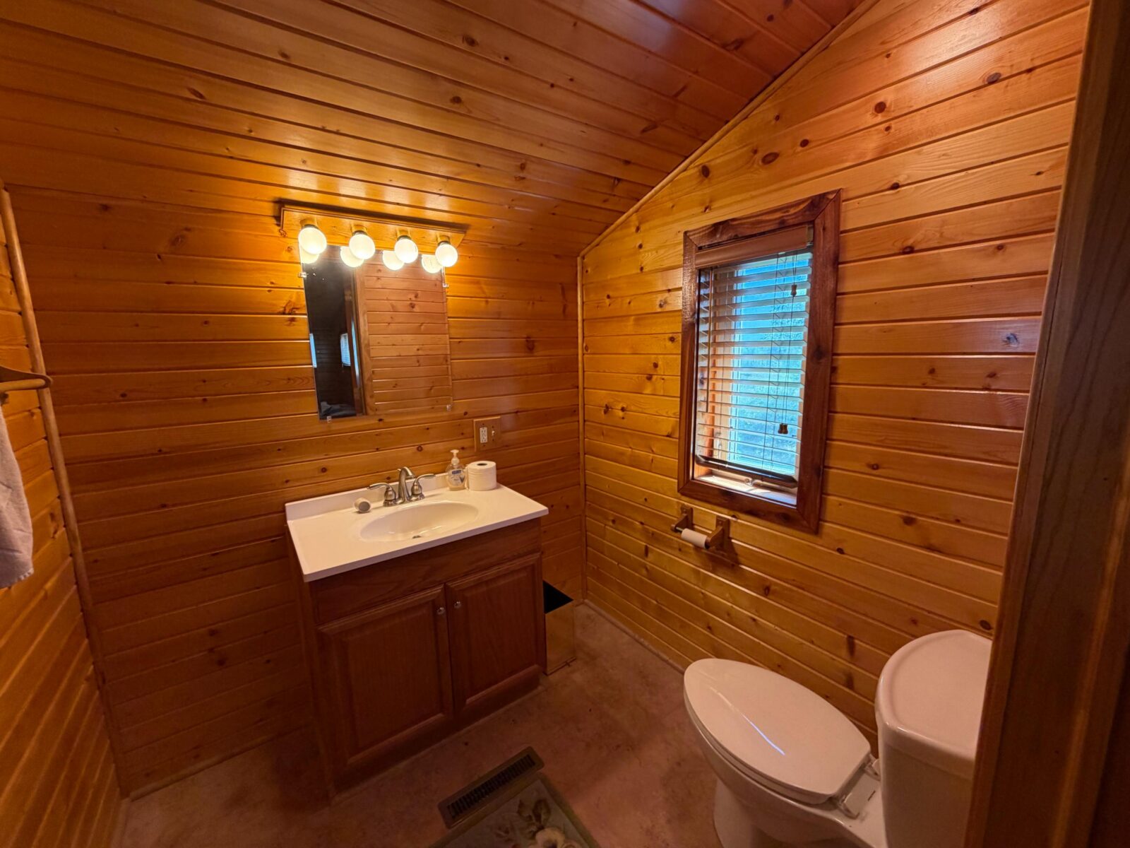 Long Pine, NE cabin and acreage for sale