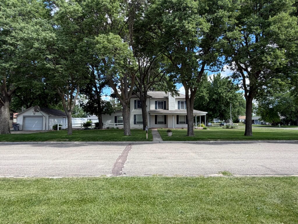 305 N. Osborne, Ainsworth, NE  