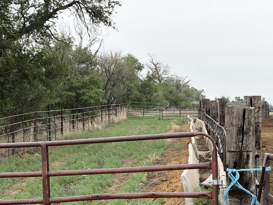 Box Butte County Nebraska acreage feedlot for sale