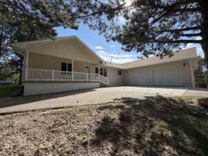 166 Hillcrest Dr., North Platte, NE