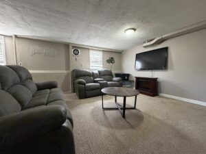 615 S Walnut