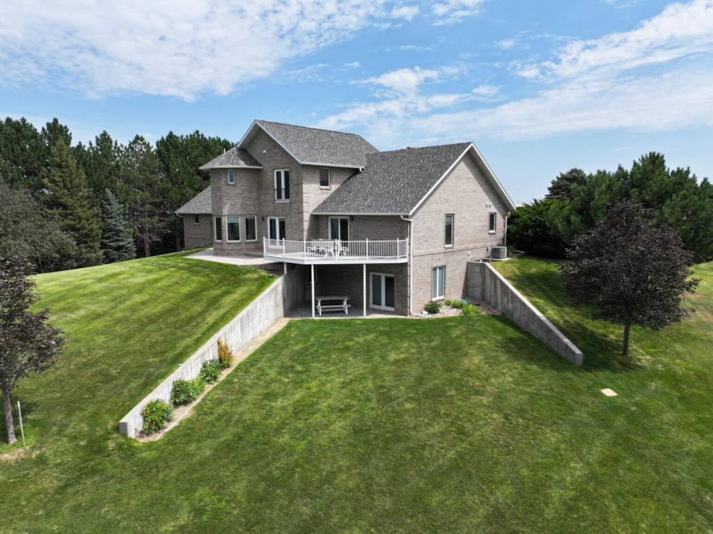 How to Buy Land and Build a House: A Homeowner's Guide  