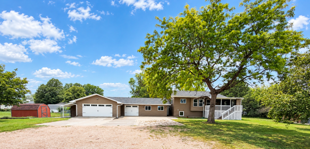 3100 Willowwind Rd., North Platte, NE  