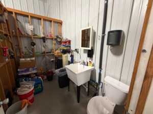 Long Pine Nebraska country acreage with large shop for sale