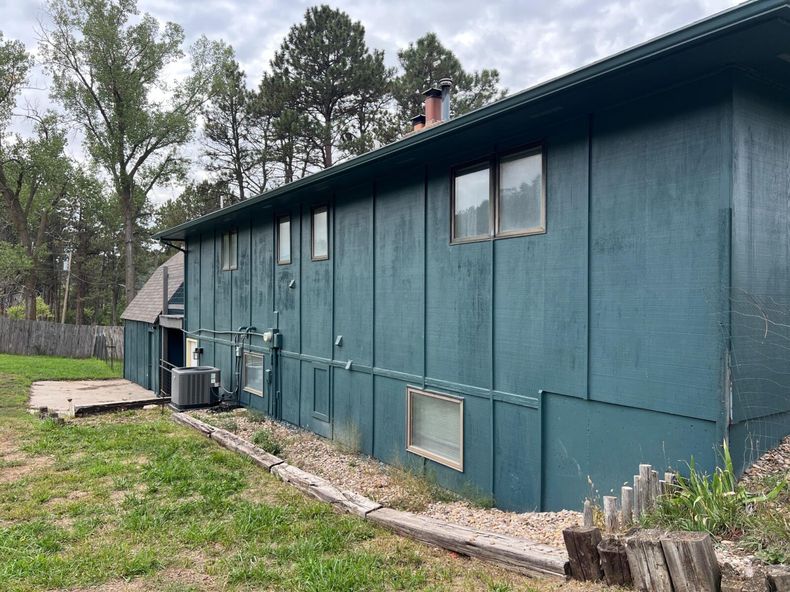 10 Berryville, Chadron, NE home for sale